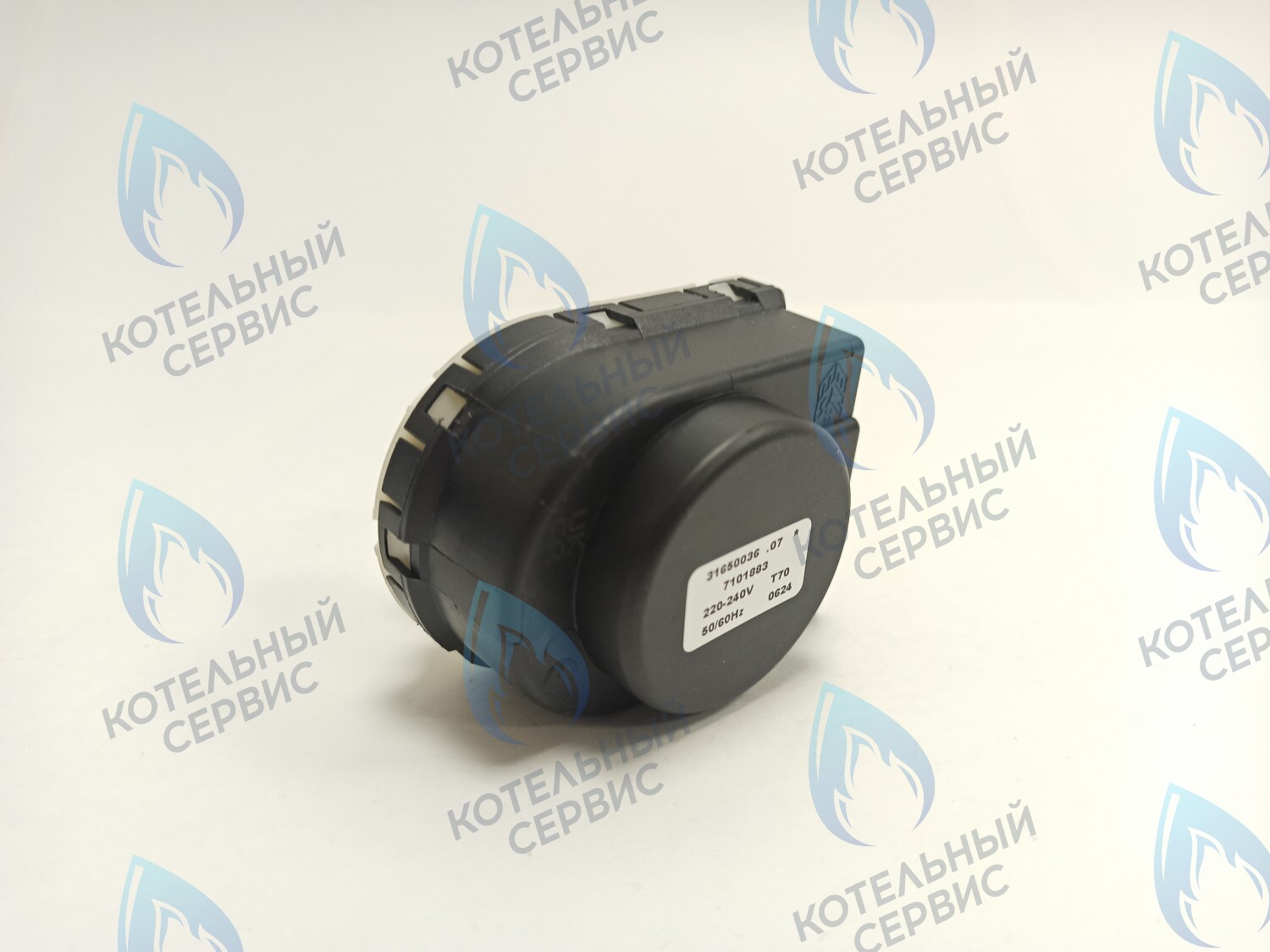 GM001-04 Сервопривод (мотор) трехходового клапана универсальный 7,5мм 220/240v (ELBI) FERROLI, PROTHERM, VIESSMANN, ALPENHOFF, ALPHATHERM, ELECTROLUX, ROC, ELSOTHERM, OASIS, POLYKRAFT, HAIER, CHAFFOTEAUX, ARISTON, MIZUDO, ITALTHERM, THERMEX в Оренбурге	