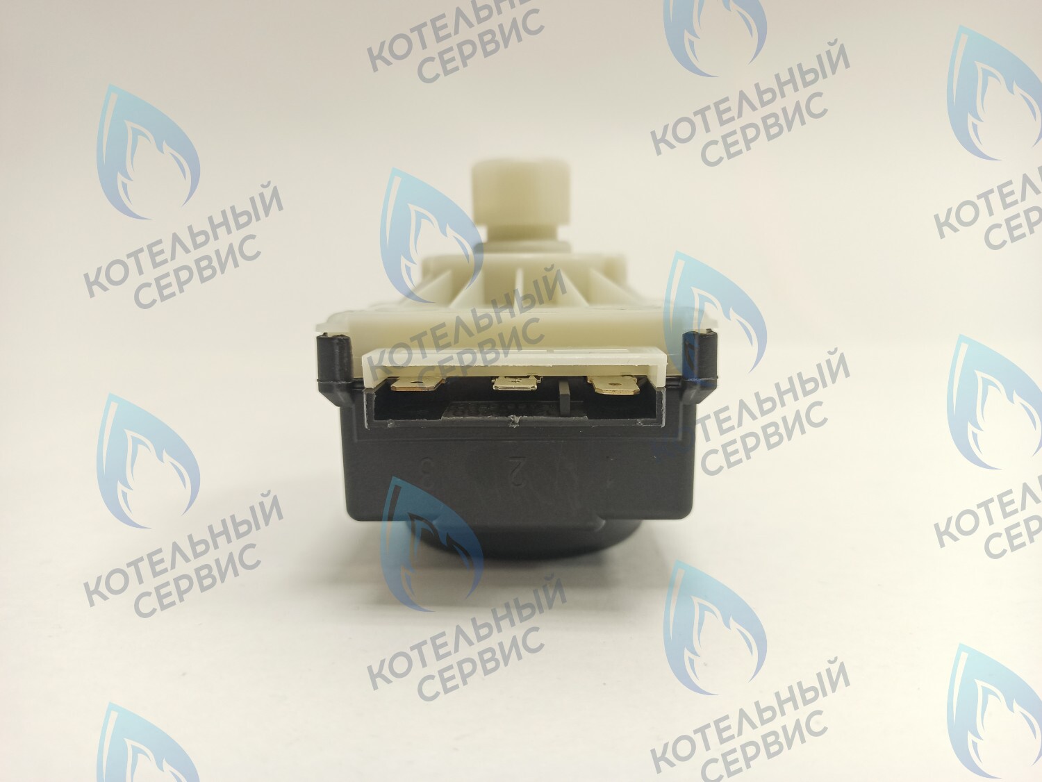 GM001-04 Сервопривод (мотор) трехходового клапана универсальный 7,5мм 220/240v (ELBI) FERROLI, PROTHERM, VIESSMANN, ALPENHOFF, ALPHATHERM, ELECTROLUX, ROC, ELSOTHERM, OASIS, POLYKRAFT, HAIER, CHAFFOTEAUX, ARISTON, MIZUDO, ITALTHERM, THERMEX в Оренбурге	